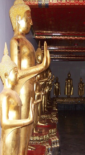 Bouddhas au Wat Pho  Bangkok de nuit