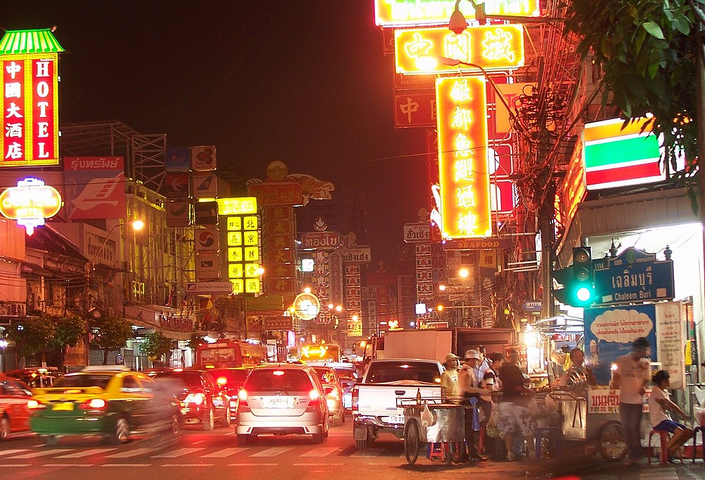 Artère de China town, de nuit