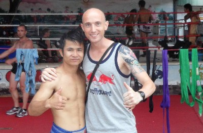 Pierre-Edouard avec un entraineur Thaïlandais du camp de muay thai à Chiang Mai