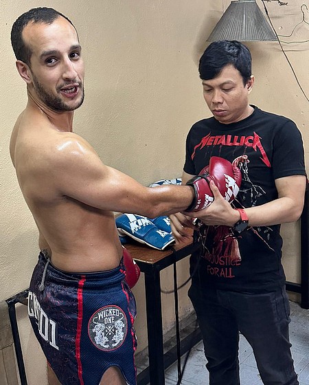 Préparation au combat de boxe thaï en Thaïlande à Chiang Mai avec combattant français amateur