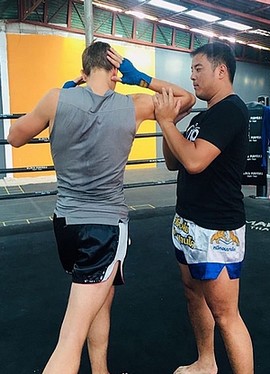 Entraineur de muay thai à Chiang Mai, Thaïlande