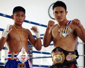 Boxeurs pros de muay thai à Bangkok
