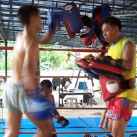 entrainement au muay thai dans une ville de Tha�lande non touristique