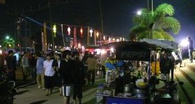 March� de nuit en Thailande