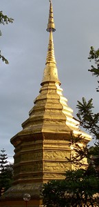 Chedi d'un temple de Chiang Rai