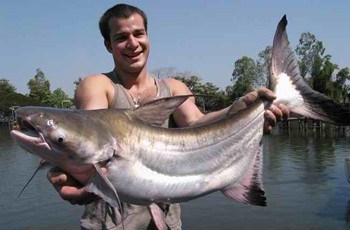 p�che en lac pr�s de Bangkok en Thailande