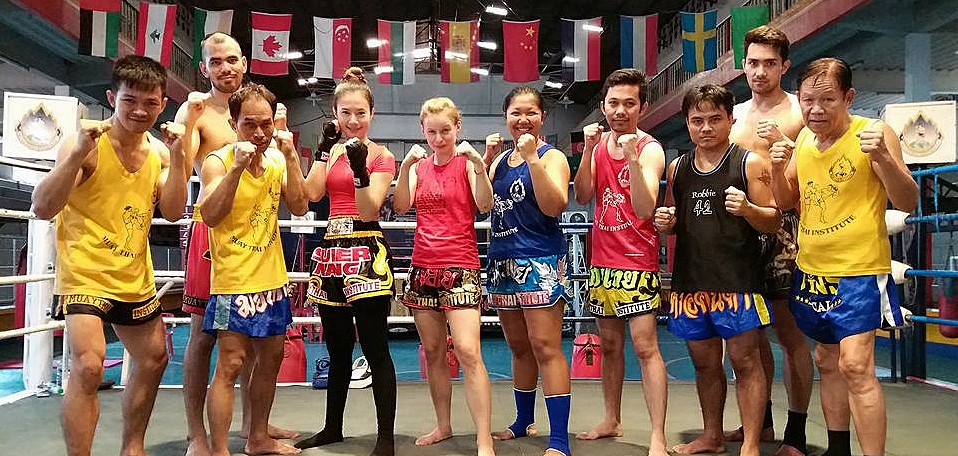 Elèves et professeurs de boxe thai