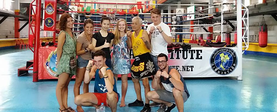 photo souvenir dans le camp de muay thai à Bangkok