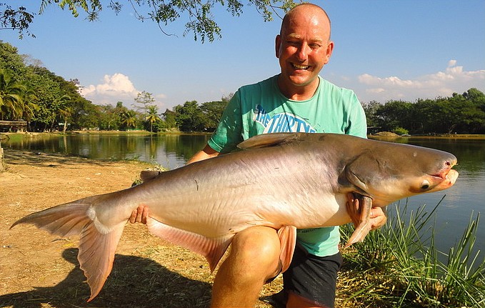 Pêche en lac près de Chiang Mai