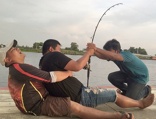 Pêche au gros en lac en Thaïlande