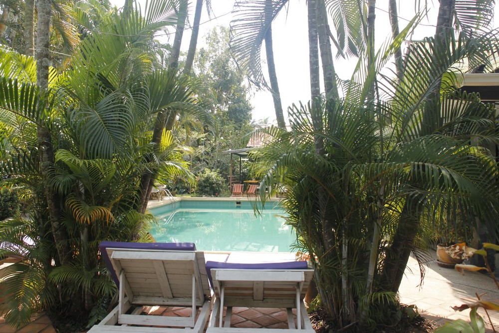 Tablée au resort pour séjour longue durée en Thailande